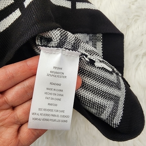 Almost Famous Jacquard Mini Dress Size Small. New. - Picture 8 of 9